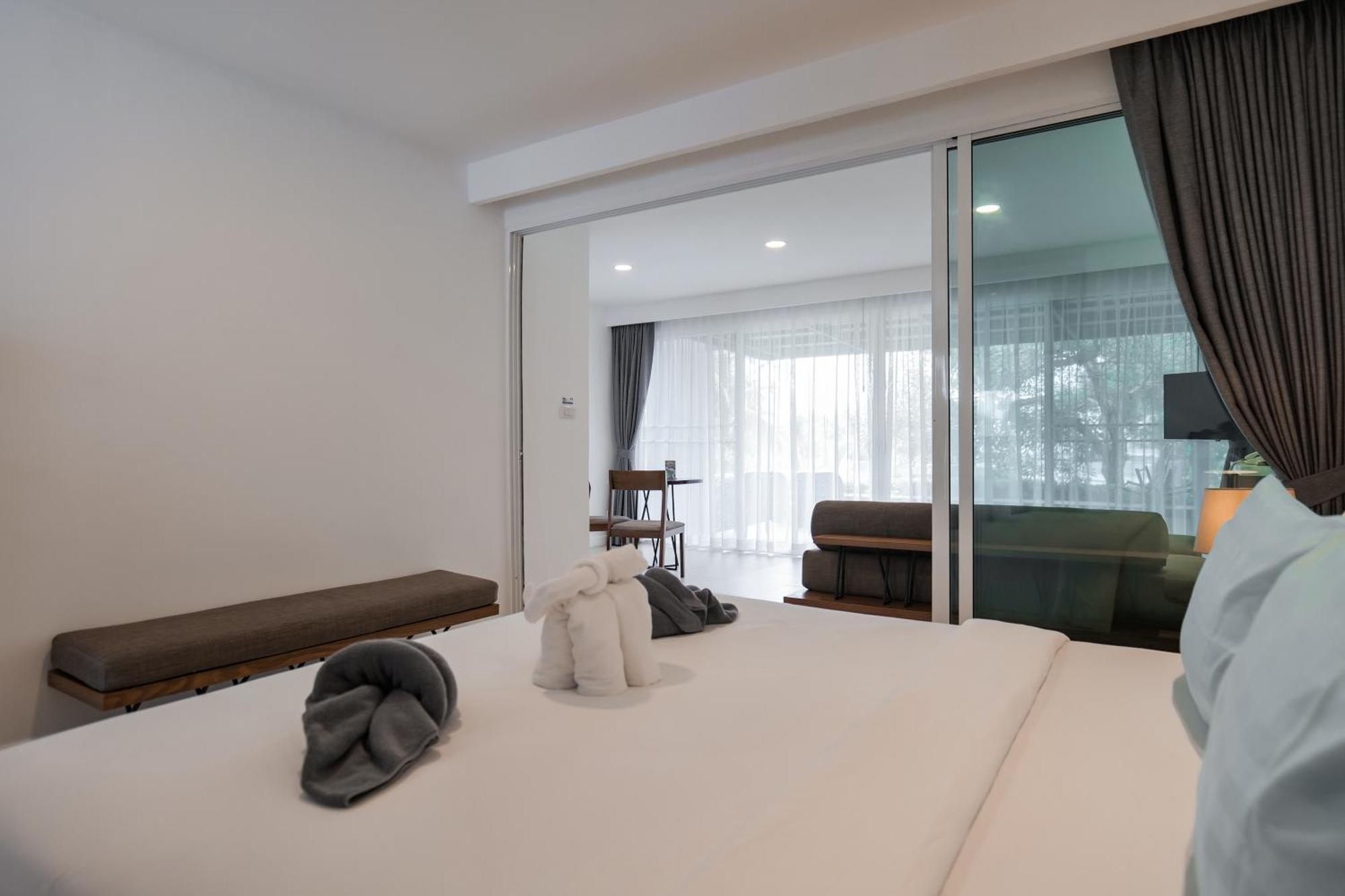 Seanery Beach Resort Bang Saphan Esterno foto