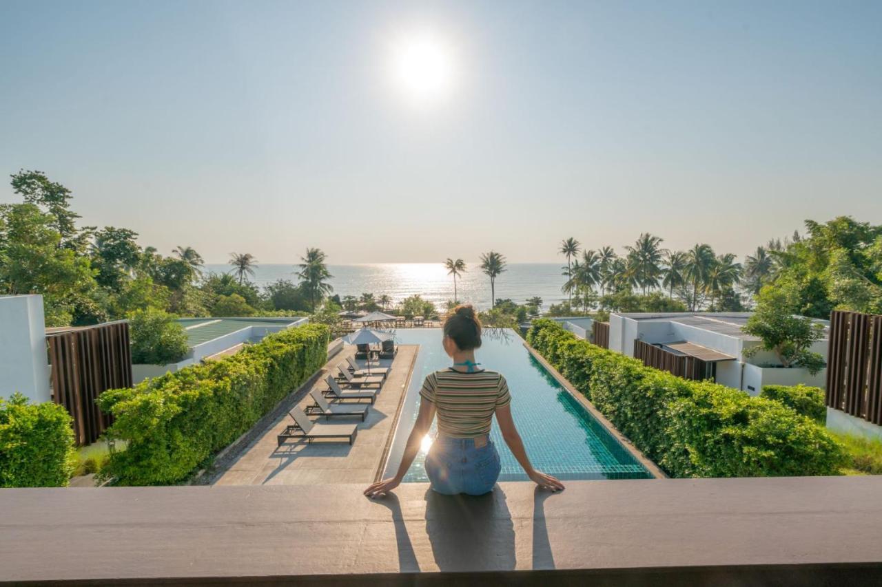Seanery Beach Resort Bang Saphan Esterno foto